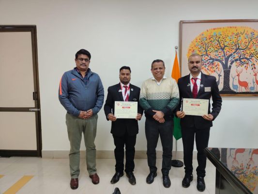 फर्जी रेल टिकटों का बढ़ता जाल — केवल अधिकृत माध्यमों से ही खरीदें रेल यात्रा टिकट 