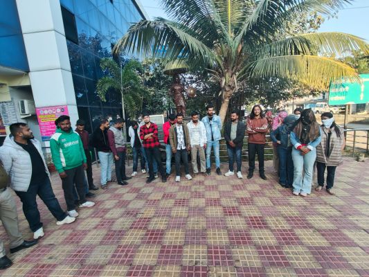 फार्म हाउस में रेव पार्टी कर रहे 15 युवक, 7 युवतियां गिरफ्तार 