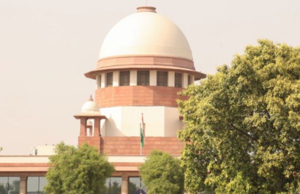 नोएडा पुलिस पर वकील को अवैध रुप से हिरासत में रखने का आरोप, सुप्रीम कोर्ट ने जारी किया नोटिस 