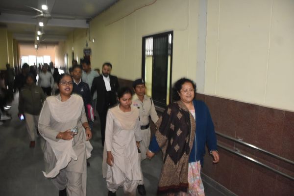 निरंजन दास को रिमांड पर लेगी ईडी, सौम्या को 14 दिन की जेल 