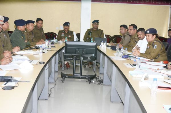 न्यू ईयर के आयोजनों के लिए तैयार हो रही पुलिस, आईजी ने ली बैठक 