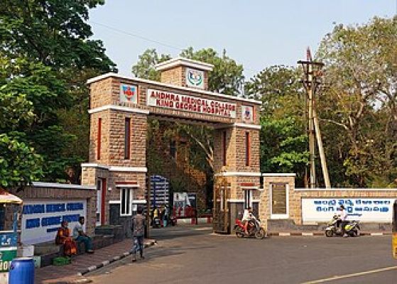 मेडिकल कॉलेजों में पीपीपी मॉडल को लेकर आंध्र में सियासी टकराव तेज