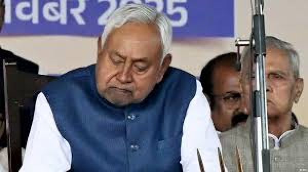 बिहार: धार्मिक रंग ले रहा है नीतीश का हिजाब प्रकरण