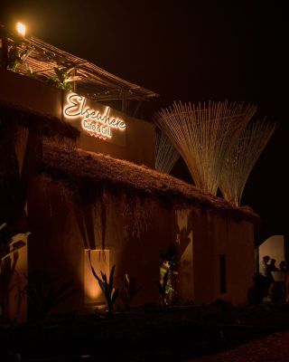 ऐलसवेयर होटल में चल रही टेक्नो पार्टी में हंगामा, दो गुट भिड़े 