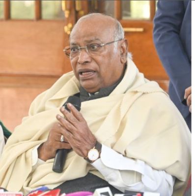 पूर्व प्रधानमंत्री पी.वी. नरसिम्हा राव की पुण्यतिथि पर खड़गे समेत कांग्रेस नेताओं ने दी श्रद्धांजलि