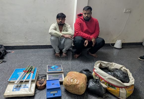 किराए के मकान को गोदाम बना, गांजा सप्लाय करने वाले 2 गिरफ्तार 