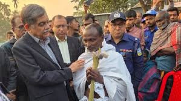 बांग्लादेश: दीपू चंद्र दास के परिवार से मिले अंतरिम सरकार के शिक्षा सलाहकार