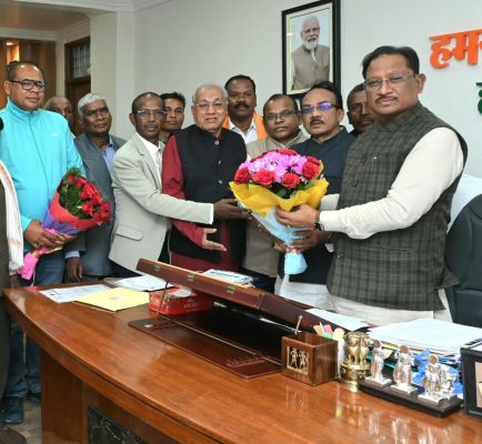 सीएम साय से हल्बा हल्बी आदिवासी समाज के सदस्यों की मुलाकात