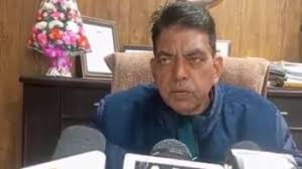 अलीगढ़ मुस्लिम यूनिवर्सिटी में फ़ायरिंग, एक शिक्षक की मौत