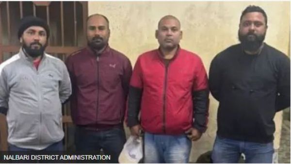 सम: स्कूल में क्रिसमस की सजावट को तोड़ने वाले वीएचपी-बजरंग दल के चार सदस्य गिरफ़्तार