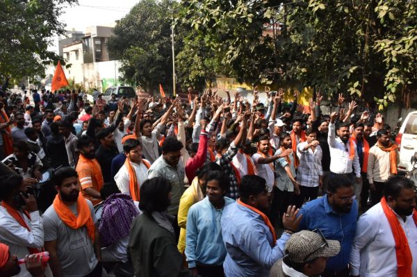साथियों को छोड़ें, वर्ना बजरंग दल सैकड़ों कार्यकर्ता गिरफ्तारी देंगे 