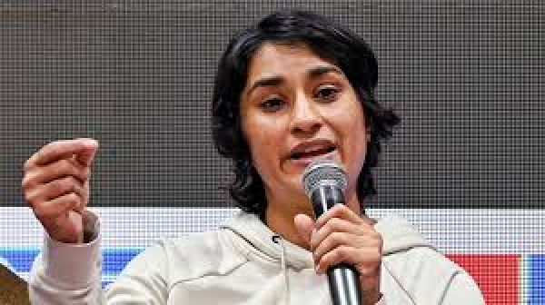 उन्नाव रेप केस और बृजभूषण शरण सिंह के बयान पर ये बोलीं विनेश फोगाट