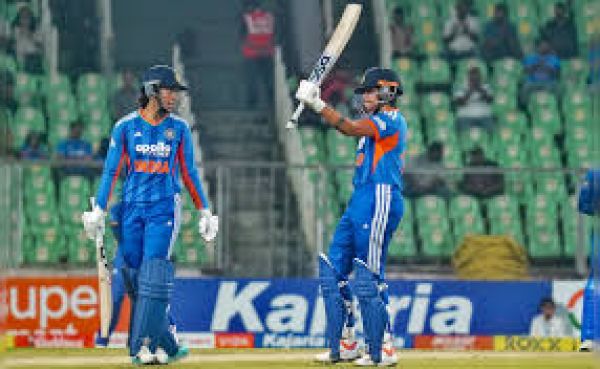 शेफाली वर्मा और स्मृति मंधाना की तूफ़ानी बल्लेबाज़ी, भारत की श्रीलंका पर जीत के साथ बना ये रिकॉर्ड