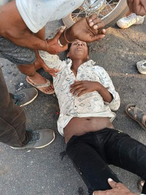 बस ने बाइक सवार को कुचला, जीजा की मौत, साला गंभीर