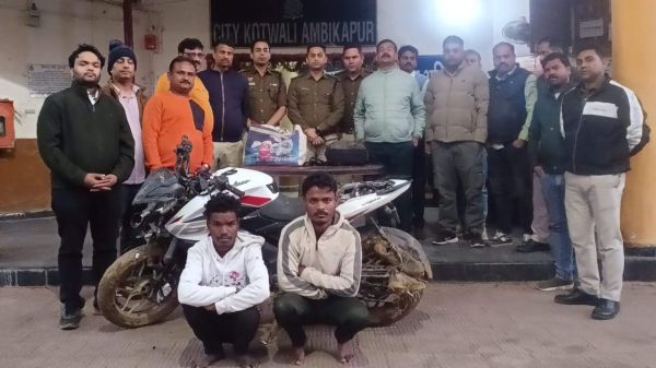 स्कूटी सवार कारोबारी पर हमला कर 20 लाख की लूट, दोनों आरोपी गिरफ्तार