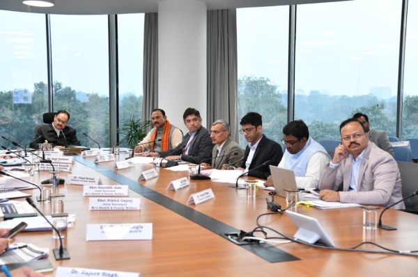 आठ मेडिकल कॉलेजों के लिए  पृथक अस्पताल स्थापित करने नड्डा से स्वास्थ्य  माँग