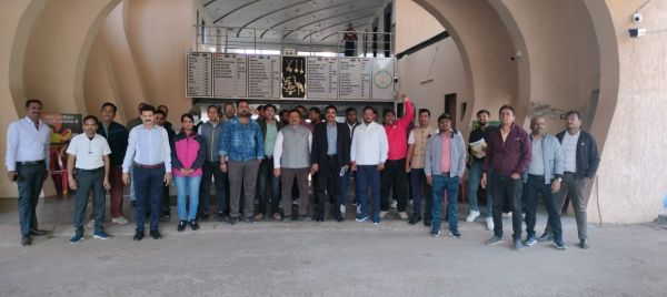 संवाद नहीं तो अनिश्चितकालीन हड़ताल, सरकार को अल्टीमेटम