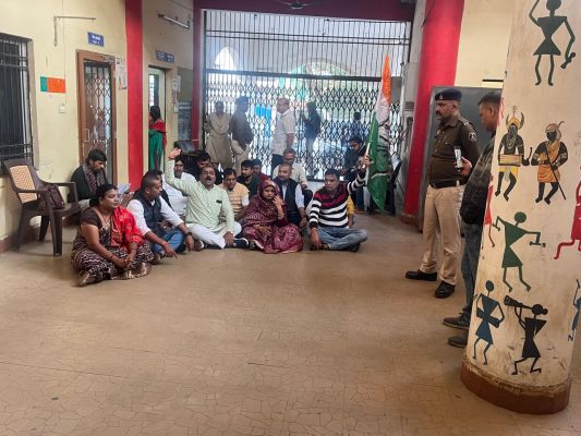  निगम जोन को भाजपा कार्यालय बनाने की कोशिश के खिलाफ कांग्रेस का प्रदर्शन