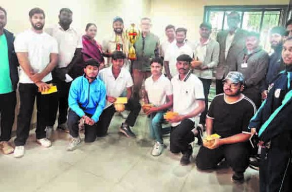 अंतर महाविद्यालयीन क्रिकेट (पुरुष) प्रतियोगिता में पं. हरिशंकर शुक्ल स्मृति महाविद्यालय विजेता