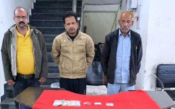 पीएम आवास योजना के नाम पर ठगी करने वाले गिरोह का भंडाफोड़