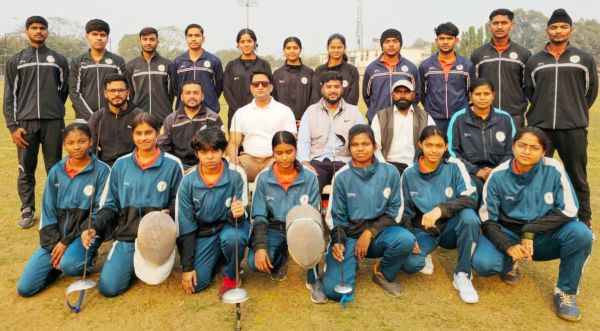 छग राज्य बालक-बालिका फेंसिंग टीम 33वीं जूनियर राष्ट्रीय स्पर्धा में भाग लेने कटक रवाना