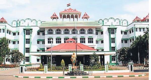 मद्रास हाईकोर्ट ने तिरुपरनकुंद्रम पहाड़ी पर कार्तिगई दीपम जलाने का आदेश दिया 