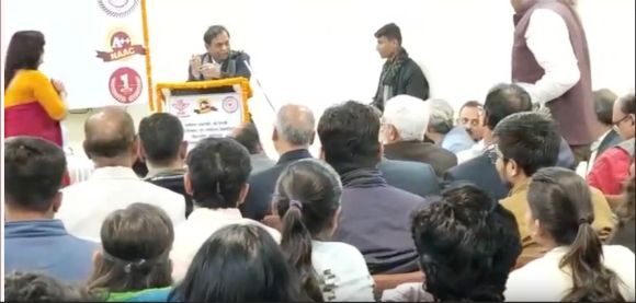 ‘छत्तीसगढ़’ का  संपादकीय : कुलपति की कुर्सी ने बना दिया एक अदना आदमी को तानाशाह