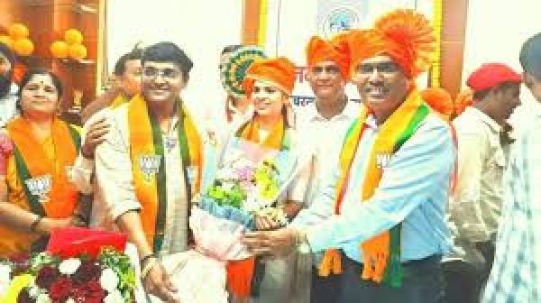 महाराष्ट्र: बीजेपी में शामिल हुए पार्षदों के ख़िलाफ़ अदालत जाएगी कांग्रेस