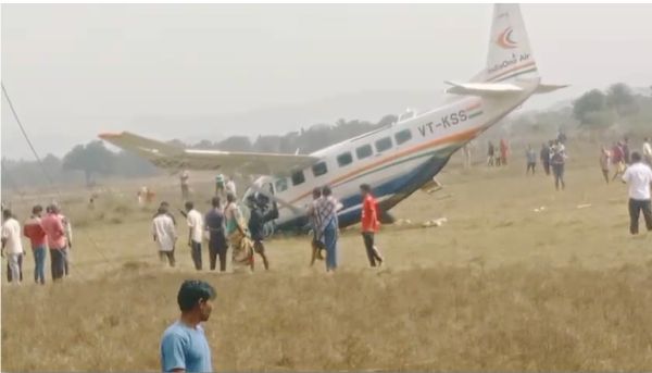 चार्टर विमान दुर्घटनाग्रस्त,6 घायल