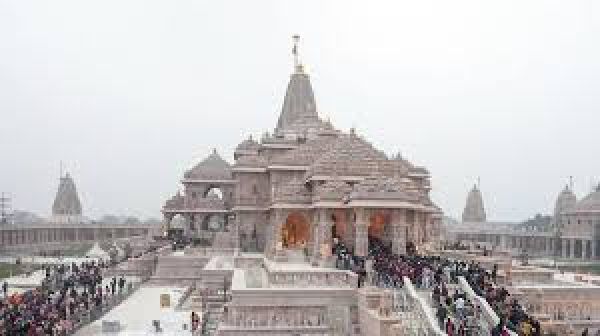 अयोध्या के राम मंदिर परिसर में कथित तौर पर नमाज़ पढ़ने की कोशिश, शख़्स को हिरासत में लिया गया