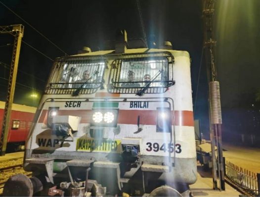 दुर्घटना वाले रेलखंड पर कवच का सफल ट्रायल, स्वचालित ब्रेकिंग से रुकेगी टक्कर