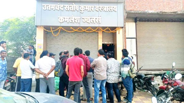 ज्वेलर्स दुकान में लाखों की चोरी, कारोबारियों में आक्रोश