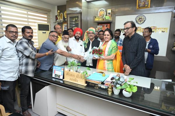 महापौर से संतोषी नगर चौक से भाठागांव चौक के बीच अंडरब्रिज बनाने की मांग 