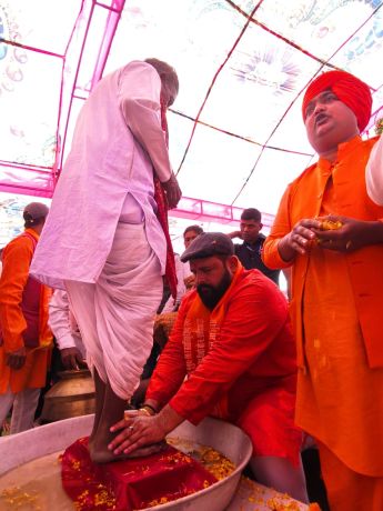 105 लोगो ने सनातन धर्म में घर वापसी की