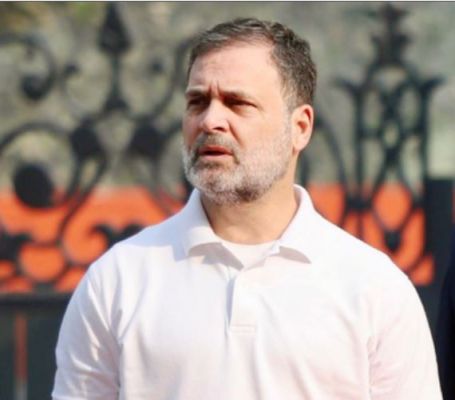 राहुल गांधी इंदौर पहुंचे, दूषित जल पीड़ितों से मिलेंगे 