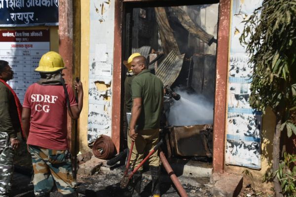 डीईओ दफ्तर में आगजनी, जांच के आदेश