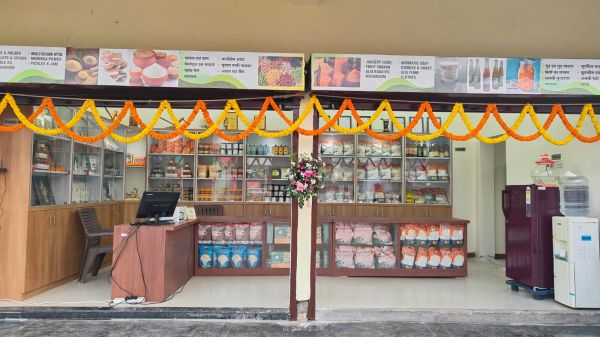 कृषि विवि में उत्पाद विक्रय केन्द्र नये स्वरूप में उद्घाटित 