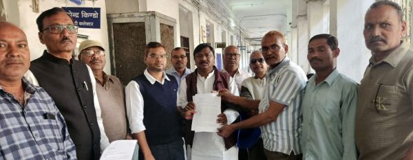 गिरौद के किसानों ने बसंत अग्रवाल पर भूमि हड़पने के लगाए आरोप