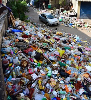 ‘छत्तीसगढ़’ का  संपादकीय : हिन्दुस्तान में सार्वजनिक जीवन, और जगहों पर राष्ट्रीय भावना