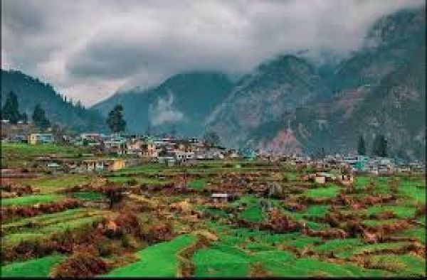 उत्तराखंड: लंबे इंतजार के बाद बर्फवारी, बारिश से किसानों के मुरझाए चेहरों पर लौटी रौनक