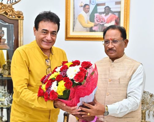 मुख्यमंत्री साय से अभिनेता नीतिश भारद्वाज ने की सौजन्य मुलाकात