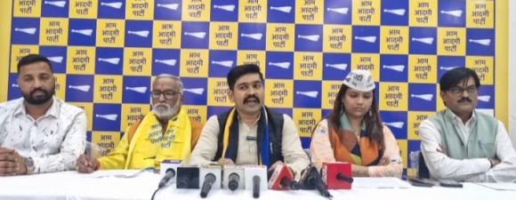 अनुसूचित जनजाति आयोग की जांच रिपोर्ट को दबा रही सरकार - आप पार्टी 