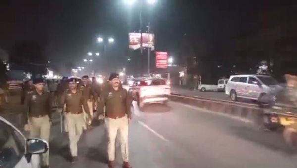 डीसीपी वेस्ट ने बल के साथ  आजाद चौक, ईदगाह भाठा, लाखे नगर, आश्रम एरिया गश्त किया 