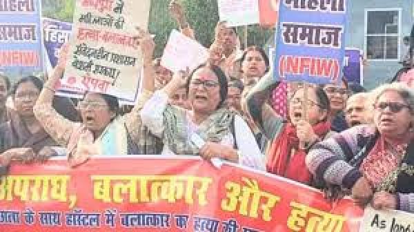 पटना नीट छात्रा केस: एफ़एसएल रिपोर्ट में सामने आई ये बात, दो पुलिस अधिकारी निलंबित