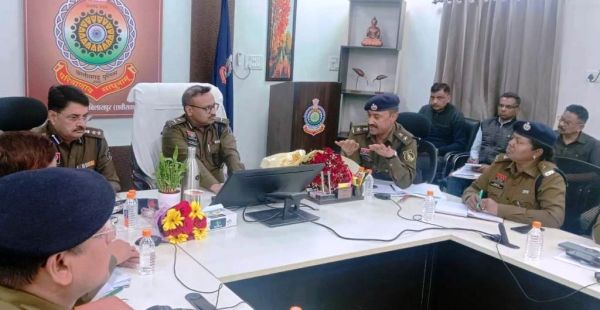 थानों की सतत निगरानी और हर शिकायत पर त्वरित कार्रवाई सुनिश्चित हो