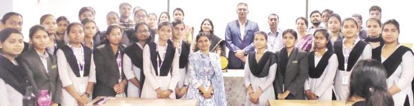 आधुनिक तनाव और मानसिक स्वास्थ्य पर प्रगति कॉलेज में योग और ध्यान कार्यशाला आयोजित