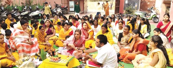 रायपुर कॉन्वेंट उमा विद्यालय ने धूमधाम से मनाई बसंत पंचमी