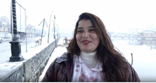 श्रीनगर में पर्यटकों की भीड़, मौसम का लुत्फ लेने पहुंच रहे लोग 