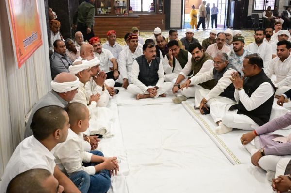 साय ने अमरधाम आश्रम पहुंचकर धर्मी देवी को दी श्रद्धांजलि