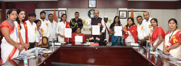 राज्यपाल डेका ने ब्रेल पुस्तक,ऑडियो बुक्स का किया विमोचन